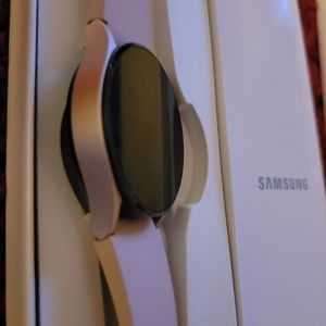 Samsung Galaxy Watch 4